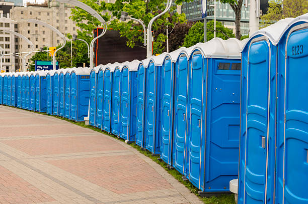 Best VIP or Luxury Restroom Trailers  in Muncie, IN